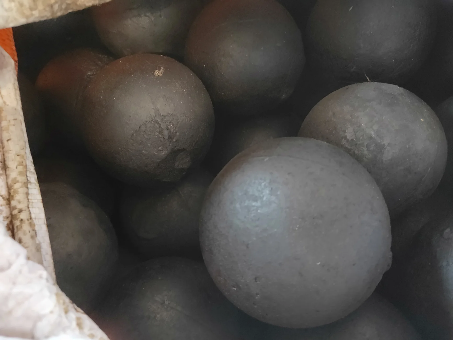 High chromium cast grinding balls for industrial ball mills