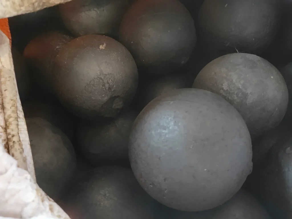 High chromium cast grinding balls for industrial ball mills