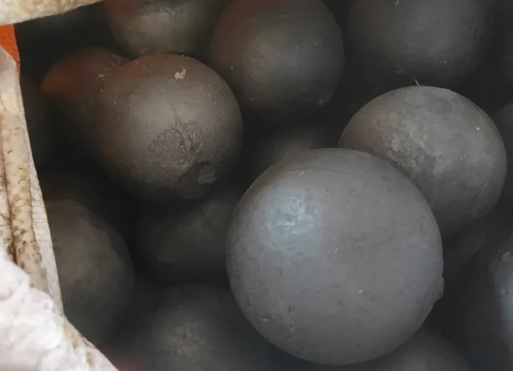 High chromium cast grinding balls for industrial ball mills