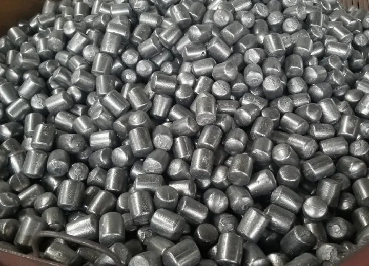Cast grinding cylpebs with cylindrical profiles