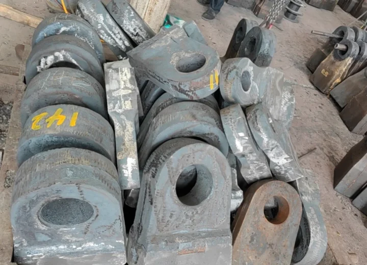 Crusher hammers for limestone and material crushing