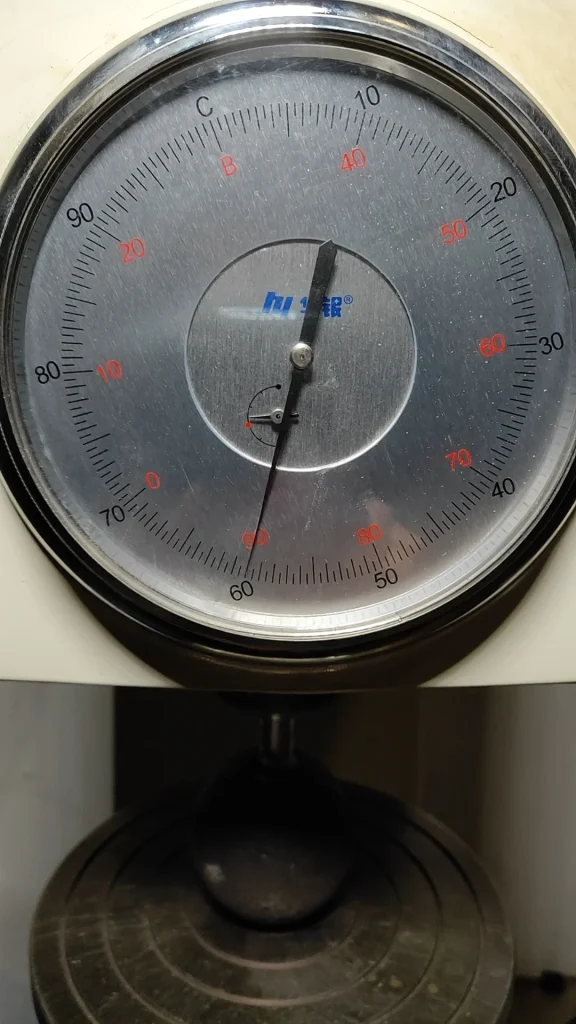 Hardness measurement on a cast grinding ball
